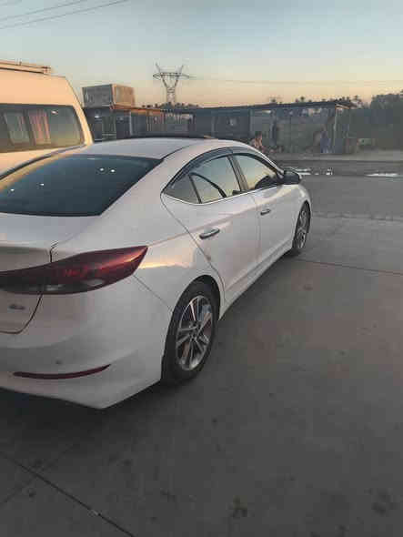 سلام عليكم 

الانترا موديل 2017 

ايراني سوبر فول مواصفات 

رقم بغداد سياره ماشيه 200 

وسونار موجود داخل لمنشور 

مكان سياره بغداد ليوسفيه ناحيت رشيد

حبايب لمو شراي لايكسر حلال لعالم وهاذه رقم موبايل 
*********** السعر سياره 165 بيه مجال قليل
