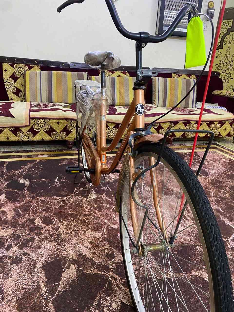 سلام عليكم للبيع بايسكل بناتي حجم ٢٦ لون مميز جاهز سعره 80 وبي مجال بسيط مكاني واسط الزبيديه الاستفسار ***********
