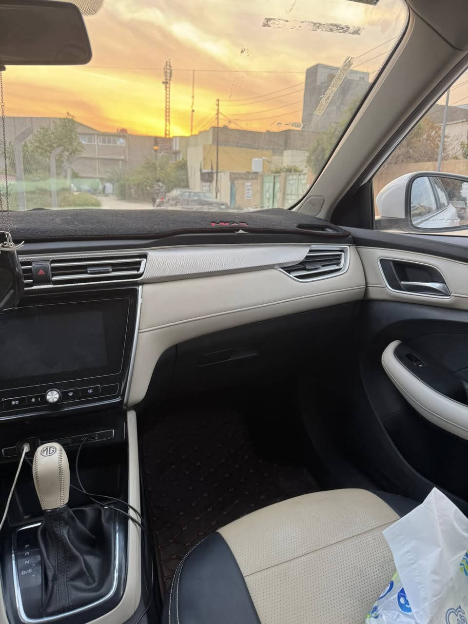 السلام عليكم MG5/. موديل 2022. كفاله عده الدوس بيهن طعجات فول تحكم ستيرن شاشه جبيره بصمه. سياره بعدها بل ضمان رقم بغداد الجديد بسمي حزه جديده  مراوس ب.  سي 200. ***********
