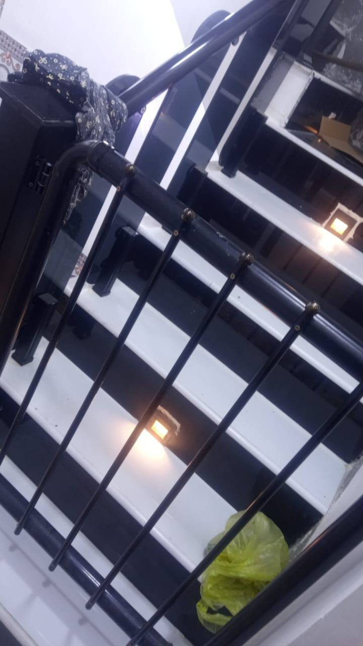 اعيد النشر بسبب الوعود الكاذبه
دار البيع طابقين
طابو زراعي سند25 
نوع البناء //طابوق وصب كونكريت
ستقبال صاله ومطبخ وصحيات وممرات
الطابق الثاني غرفتين نوم وحمام 
البيت كامل الصطح شتايكر
من ضمن البيت مجمع كامرات+كيزرات العدد 3
تحويل البيت ثاني يوم بعد الشراء
العنوان / /بابل المدحتيه حي الزهراء قرب جملون بهاء عيدان الخشب 
بناء حديث 
عرض الشارع 10متر صب ومجاري
المساحة//105
المساحة الواقع حال 125
الاتصال عله الرقم والخاص مفتوح 
***********
***********@
