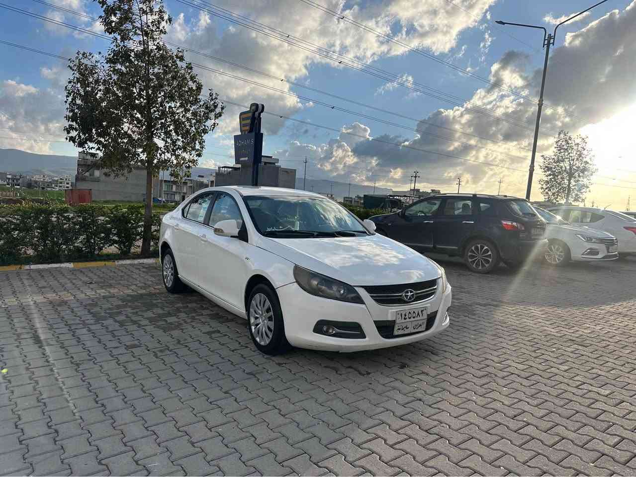 شوين سليماني 
***********
جاكj5٢٠١٢
گير عادي مه كينه زنجير گيرو مه كينه به شه رت كاره باي كامل مه زبوت بي ته قه و ره قه ٣ بو ٤ بارجه بو ياخه له سه ر ساخي بي ده عم بي ليدران سه نه وي تا زه به سه ر جوه به شه رتي ته حويل وه كاله ت هه مو كياني به شه رت يه ك هه زار مه سروف ١٠٠ دولار بره ٥٢ كه لا مه جالكي برا يه نه شوينم سليمانيه السليمانية, العراق
