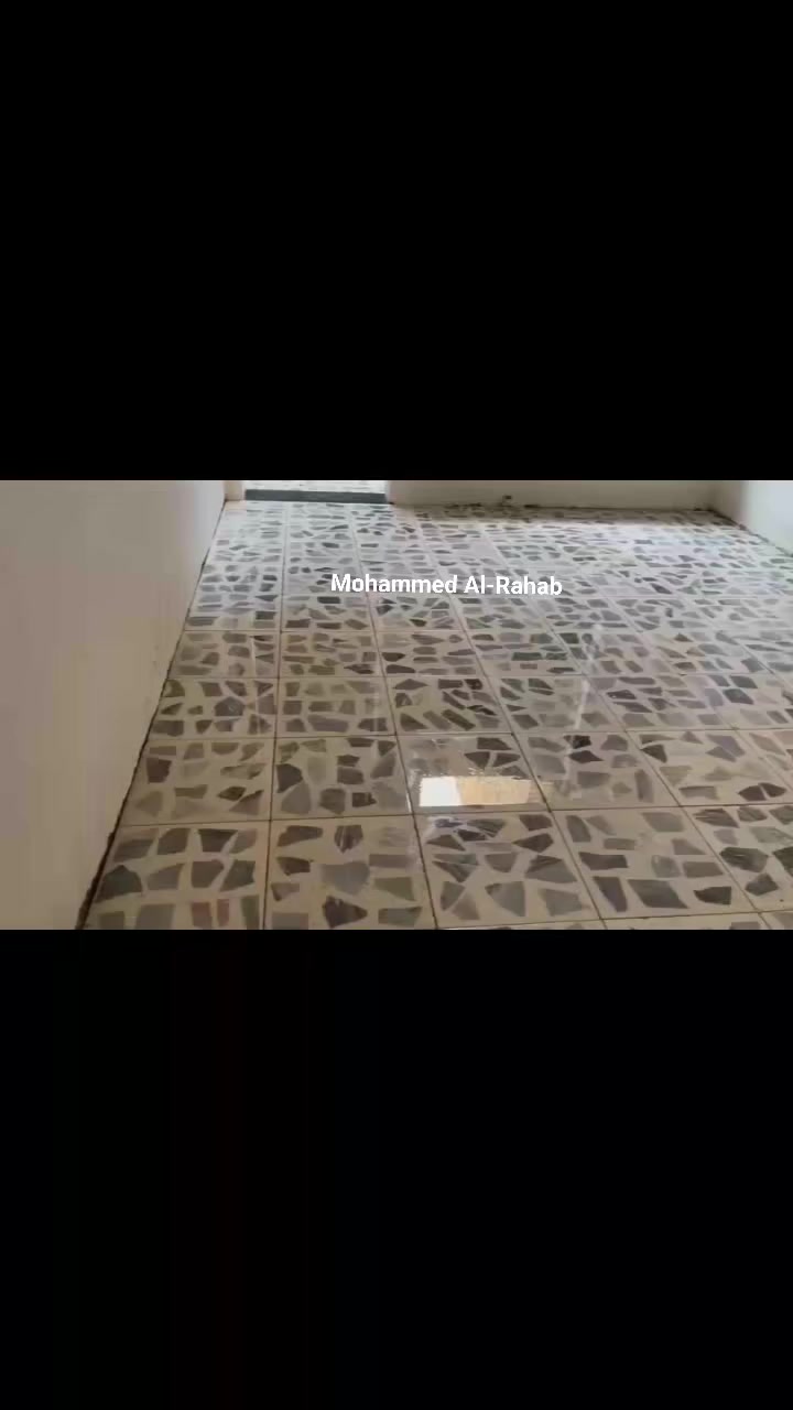 سلام عليكم  الي يحتاج ابو ارضيات حالياً متفرغ وأسعار مناسبة والتزام بمواقيت العمل 
***********
