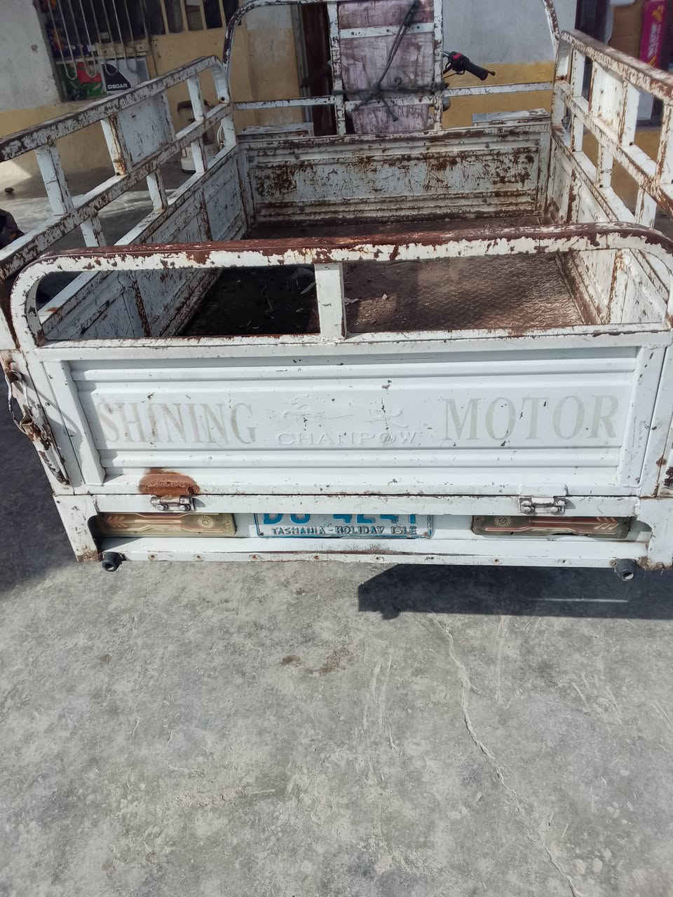 سلام وعليكم ستوتة للبيع موديل 20السعر مليون 500وبيهة مجال بصيط المكان ديالى شهربان  ر***********
