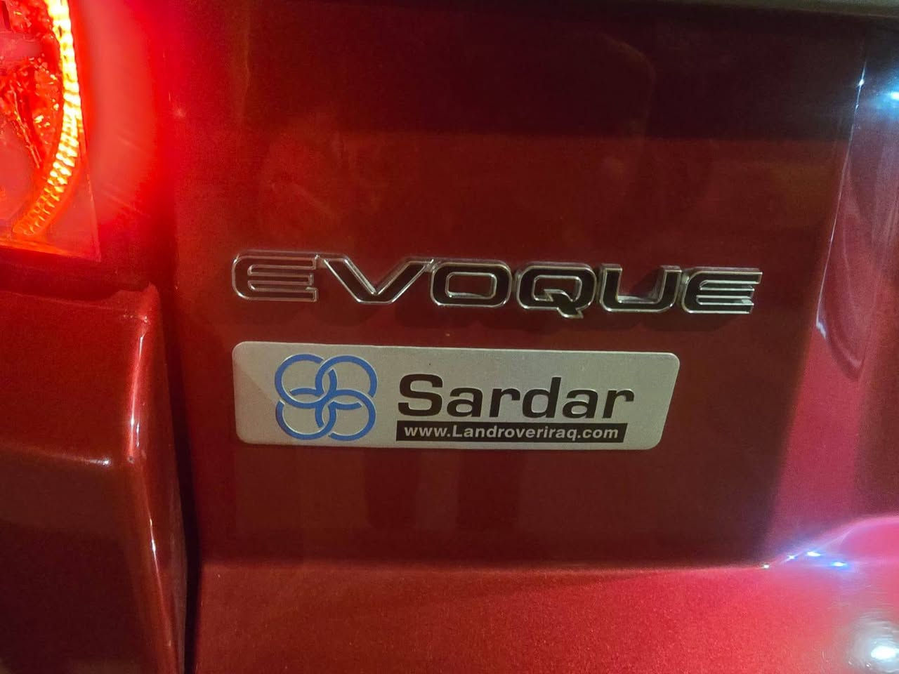 رانج روفر ايڤوك 2015 رقم بغداد
وارد خليجي وكالة سردار 
فول مواصفات 
تبريد قطعتين 
حساسات امامي خلفي 
كشافات ضباب امامى خلفي 
5 بصمات تشغيل وبصمات ابواب 
محرك 2000 Turbo 
اوتو بارك 
اوتو ستوب 
اوتو سايد بريك 
لايت داينمك تحذير عند الانعطاف
جام كهرباء
شاشة كبيرة كامرة بلادية 
رادارات نقطه عمياء
كشنات جلد لونين احمر واسود 
كشنات كهرباء كشنات ميموري 
مراة قلاب عند تغير الكير الى الوراء 
قمارة بانوراما كاملة على طولها 
مري شفط
اشارات بالمراية 
اربعة انظمة قيادة طيني صخري صحراوي عادي 
مانع انزلاق ومانع تزحلق ثلجي 
مانع انحدار جبلي
نظام سبورت للتسارع مع شفتات للقيادة خلف الستيرن
نظام كروز سرعة للطرق الخارجية مع امكانية القيادة باليد للبانزين والسرعة بدل استعمال الارجل
نظام التحدث مع السيارة للتحكم بالاوامر الصوتية للرايدو والمسجل
حساس ويل تحذير رقمي الكتروني
كير ماوس مع انظمة القيادة
تحكم ستيرن كامل جهتين .مراوس حسب القناعة مكاني البصرة***********
