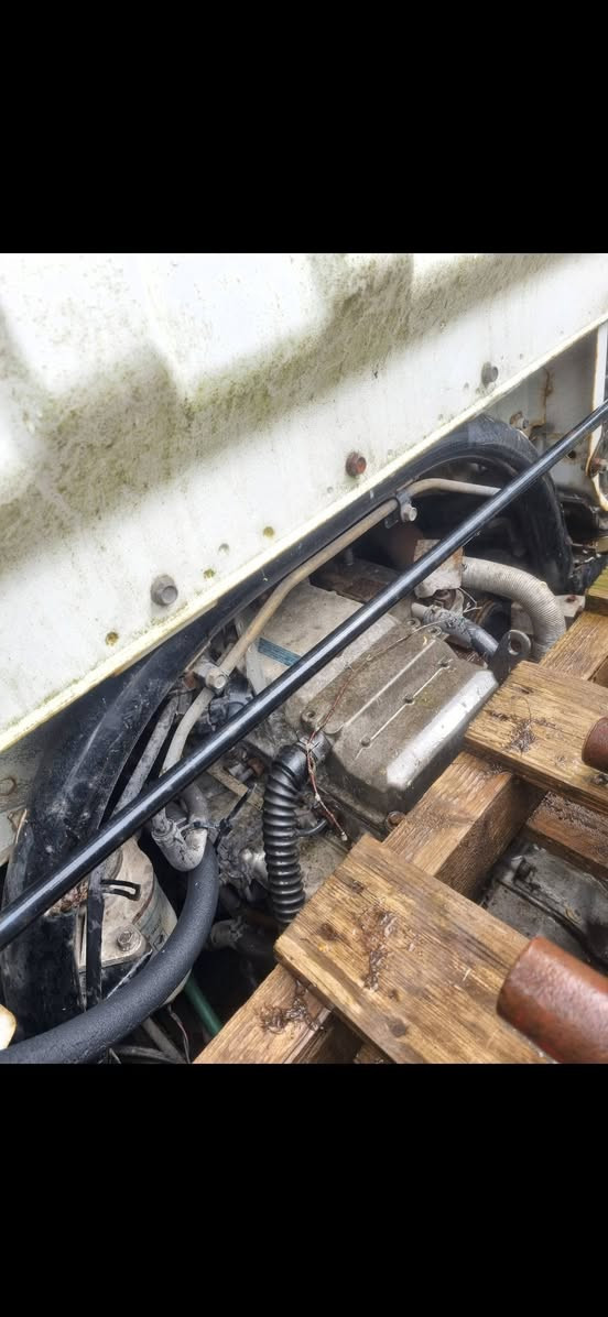 محرك وكير وتفرعاته كاملة كنتر بزون ٢٠٠٤ مال حاوية على الضمان العنوان النجف ***********
