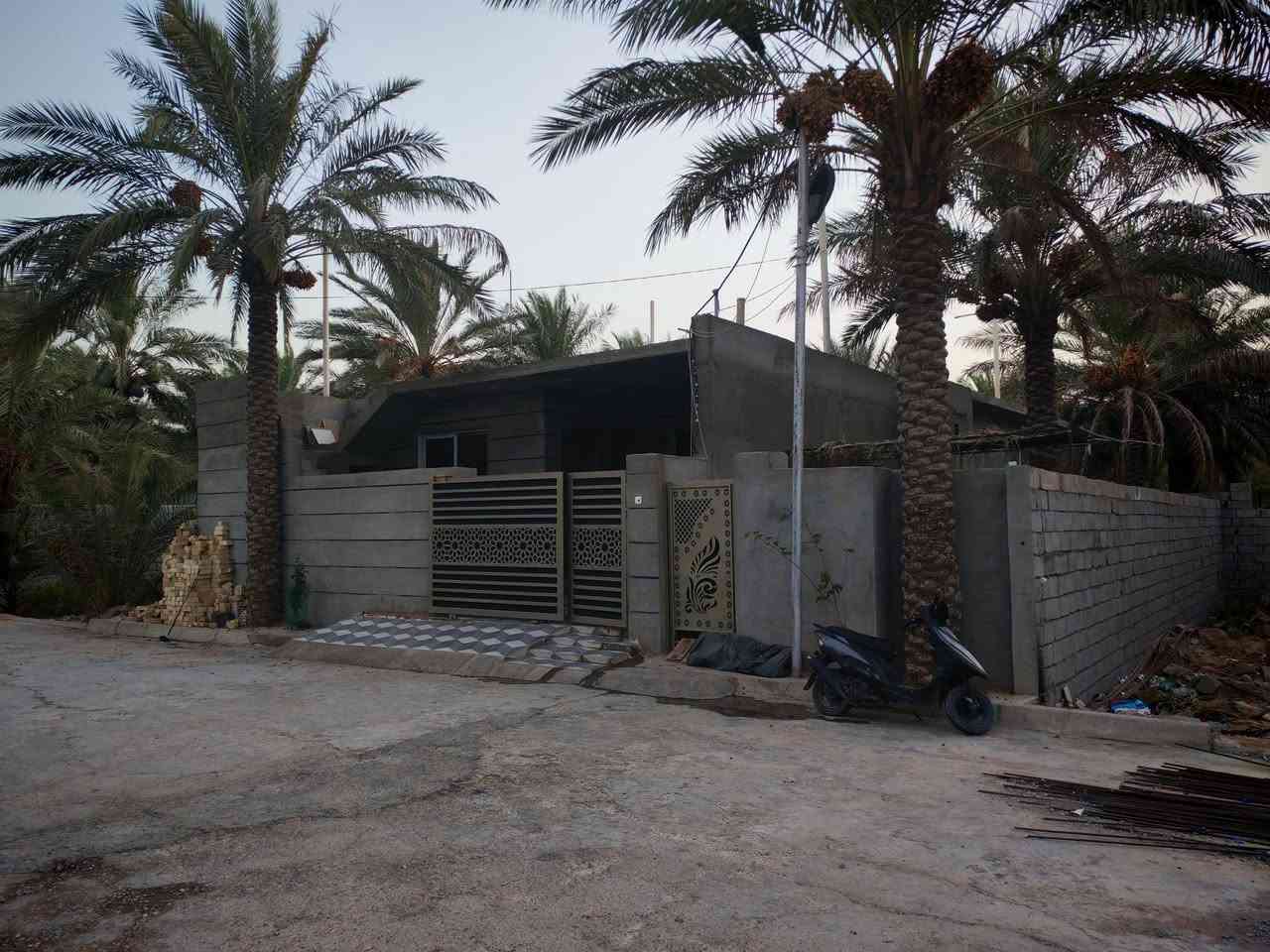 سلام عليكم بيت مساحه 250 متر طابو زراعي 
سند 25 الموقع بعقوبه أم العضام مربع الدهلكيه 
قريب ع شارع الرئيسي  مبني طابق واحد
للاستفسار اتصل
***********
***********
مكتب الشمس للعقار بعقوبة حي المعلمين
