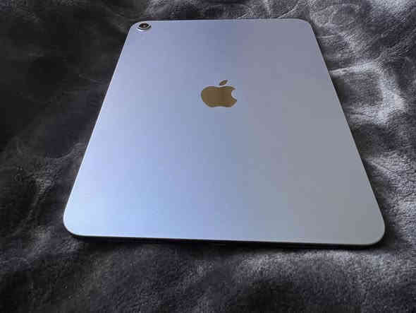 السلام عليكم 
ايباد 11 
ذاكره 128
بصمه
نضافه فول وبعده بالضمان للسنه الي التجي بشهر ال 8 يمكن استخدام شهر 
بطارية 100 
عدد دورات الشحن 30 بس 
مابي شخط و شرط الضمان 
سعر 550 و بي مجال للشراي و يدلل 
مكاني بغداد الزعفرانيه 
*********** 
واتساب او اتصال
