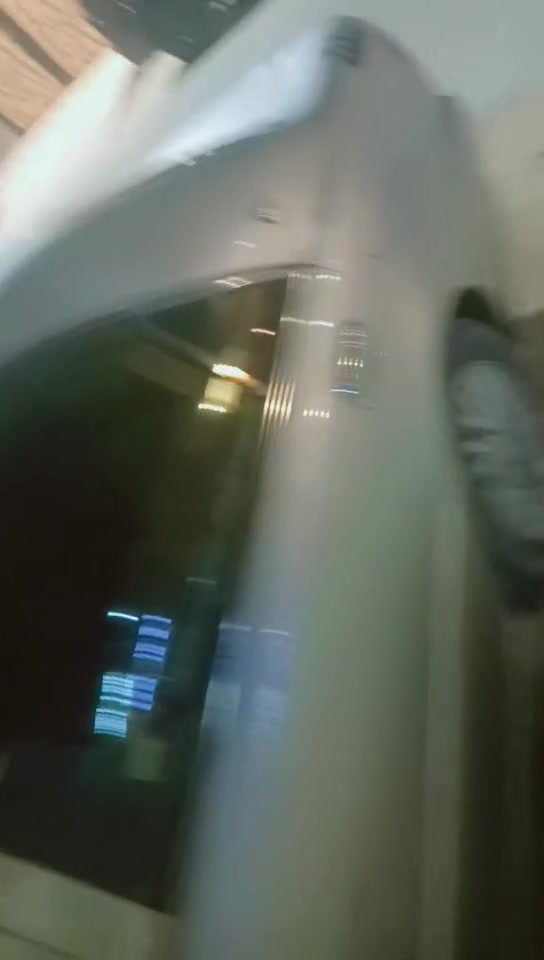 جنون بصره موديل ٢٠٠٠رقم جديد انكليزي هزه جديده مكفوله لا كص ولا نقل بس صبغ بيهه اثر جرود ١٠٠ وبيهه مجال حك الجيه ***********
