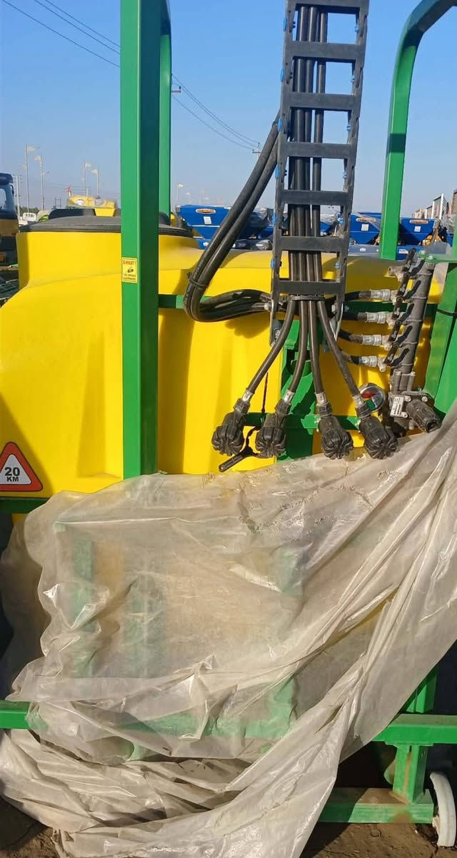 السلام عليكم للبيع مرشات عداد 2 تركيات اصفاره غير مستخدام حجم (400) لتر + حجم (800) لتر جناح اسلايت العنوان واسط الزبيديه للستفسار اتصل ***********
***********
 يوجد توصيل محافظات الجديد فقط
