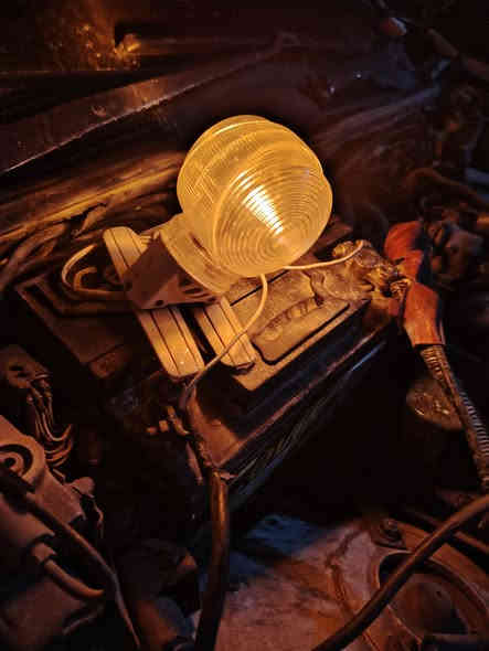 كماليات ملكه للبيع
***********
