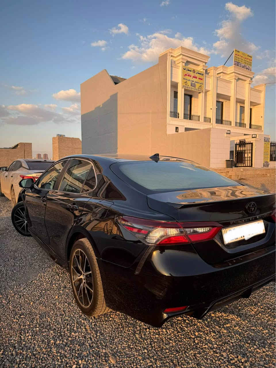 کامری ٢٠٢٢ مواسفات se ٤پارچەی سبوغە پێشی کەپسە جەمپەکی زۆر خەفیفی پشتی هەیە  گێر و مەکینە و تعویل بەشەرتە سیارەکە نموونەیە لە جوانی سعری ١٦٥وەرەقە و مجال     *********** أربيل, العراق
