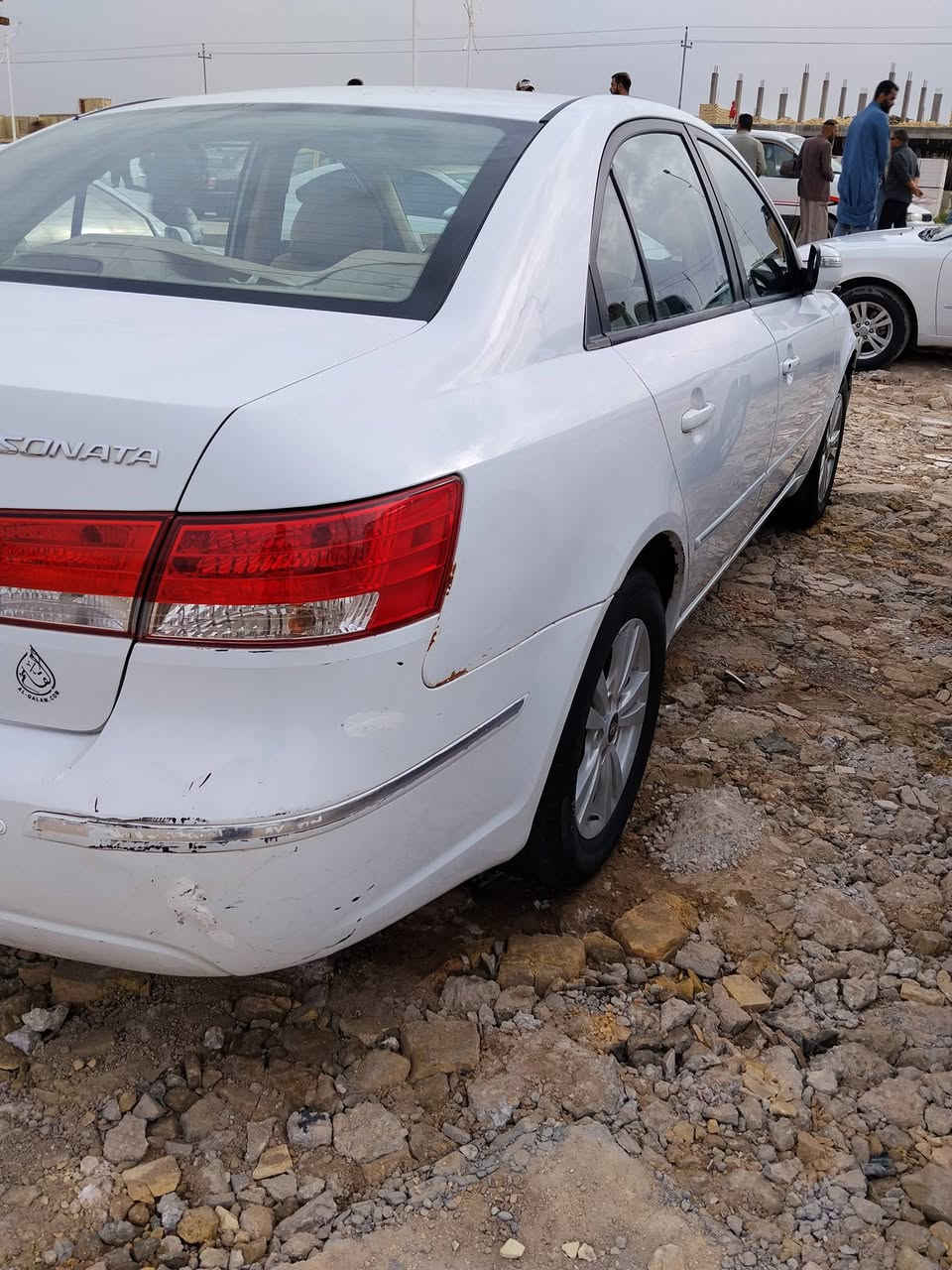 خليجي السياره مكفوله من ضربه وصبغ البنيد مفتوح   شديت مكينه وفتحته. بس هاي بيها الدواخل عسلي.  مكينه 2000 اربعه حساس. تبريد شغال رقم بصره نكليزي تبريد شغال. السياره فول عوزها بصمه. موديل 2011 السعر 120 وبيها مجال العنوان ذي قار الشطره الاستفسارر ***********
