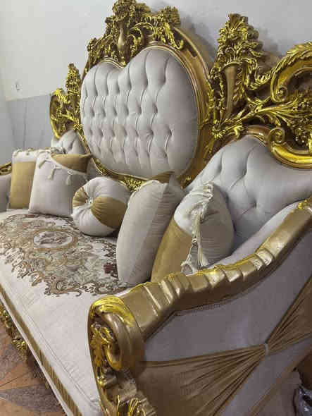 تخم زان مصري دمياطي ١٠ مقعد مع سيت طبلات جديد جديد جديد بلتغليف طلاء ورق ذهب مرمر طبيعي مع ١٨ كوشه اتصل ***********
