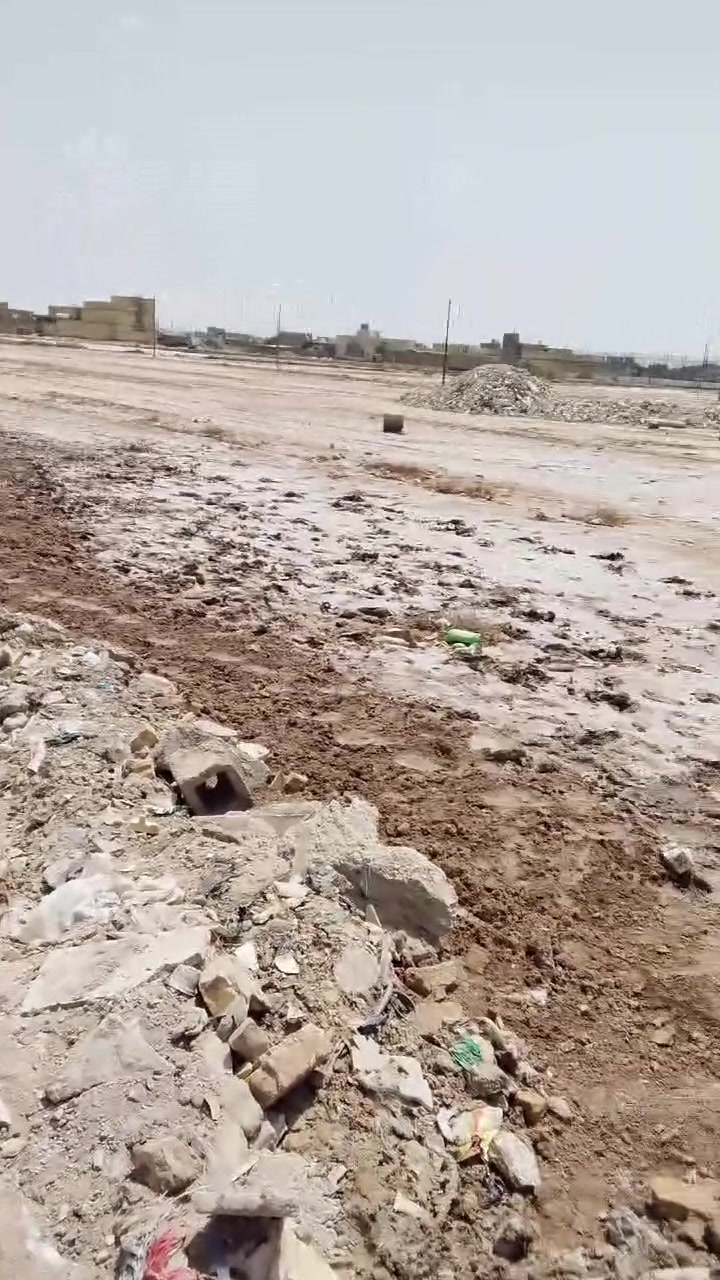 يوجد لدينا نص دونم للبيع عنوان بغداد مدينه صدر الحميديه شارع سيد عوده ***********
