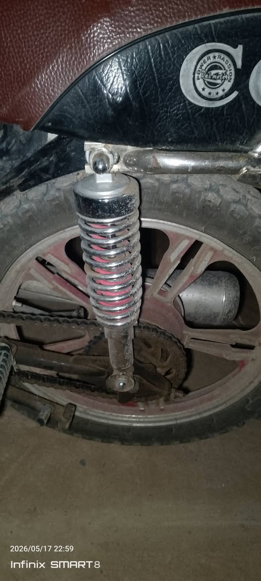***********
دراجه للبيع سونك 23 محرك مفتوح مبدل ولفات وباقي بي صوت فيلس كهربائياات نص يشتغل نص لا باتري نص عمر طعجه ويل امامي ويل خلفي الامامي بسيطه والوره هم خفيفه قيم لاتكسر وبالعافيه عليك
