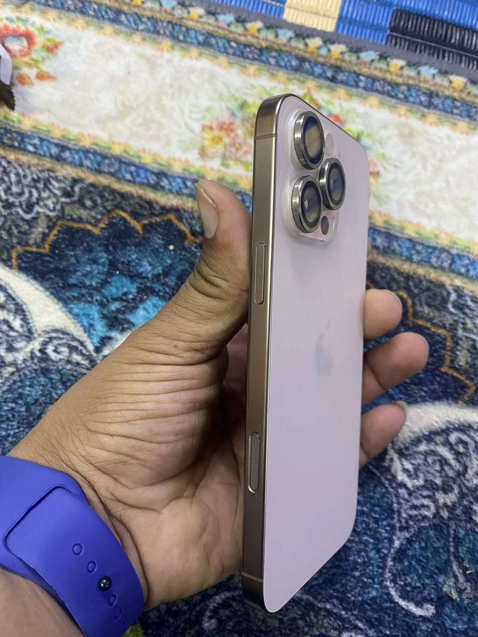 السلام عليكم ايفون 16 pro max  نضافة ١٠٠٪؜ جهاز بلاد مكفول كارتونه وشاحن جاهزات بطارية ٩٤   
سعر ١٣٠٠ وبي مجال مكان مدينة الصدر
***********
