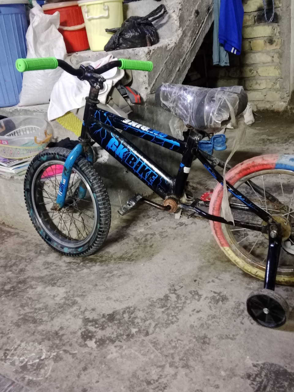 سلام عليكم عندي بايسكل نظيف للبيع السعر 15 الحجم 16 العنوان بغداد مدينة الصدر


**إذا كنت صاحب هذا الإعلان وتريد حذفه لأي سبب، رجاءا أرسل رسالة إلى الدعم الفني**