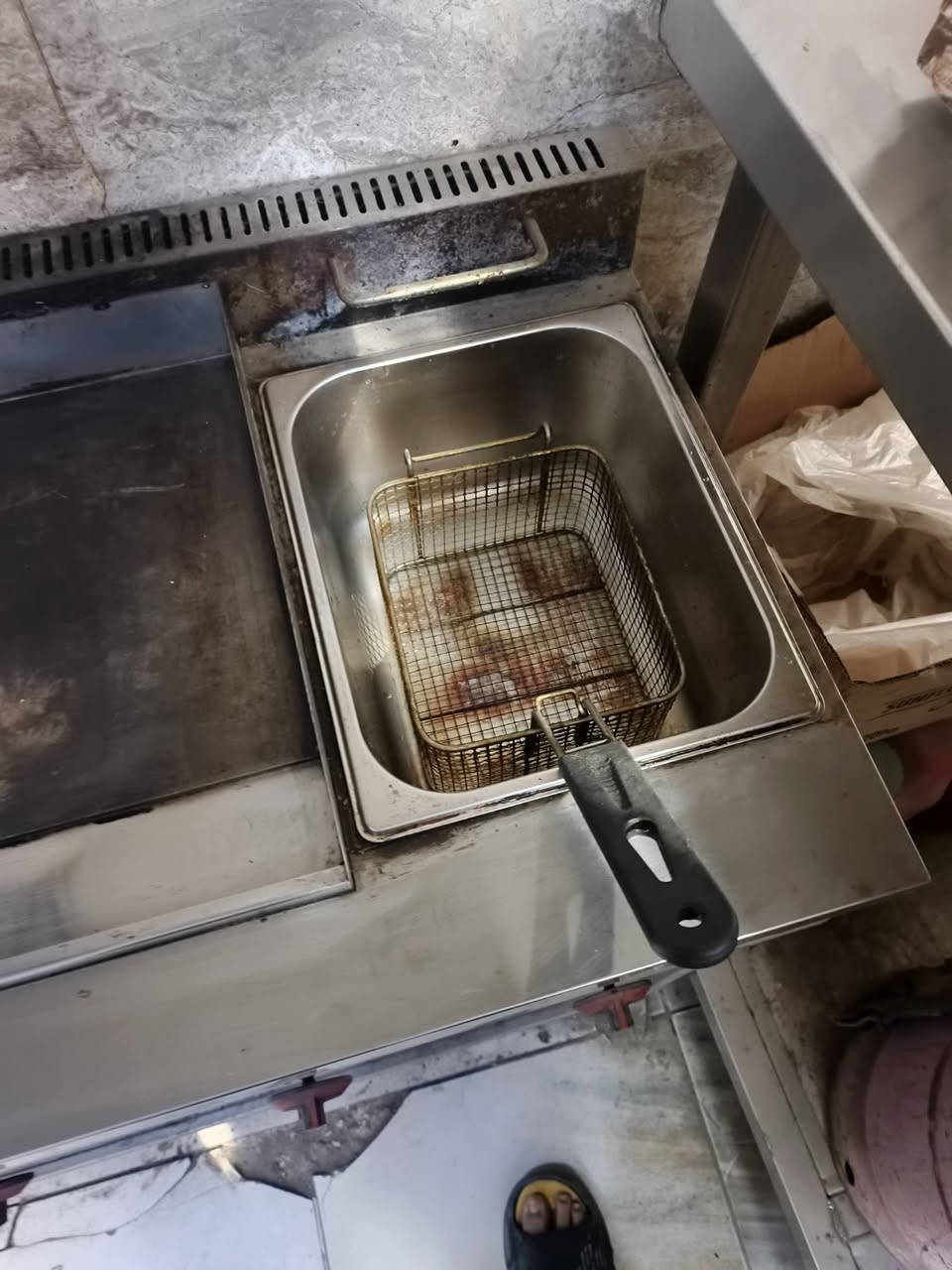 السعر ٣٠٠وبيها مجال كامله تركيه وفيها قادح لكل مشعل والكل شغالات استعمال قليل


**إذا كنت صاحب هذا الإعلان وتريد حذفه لأي سبب، رجاءا أرسل رسالة إلى الدعم الفني**