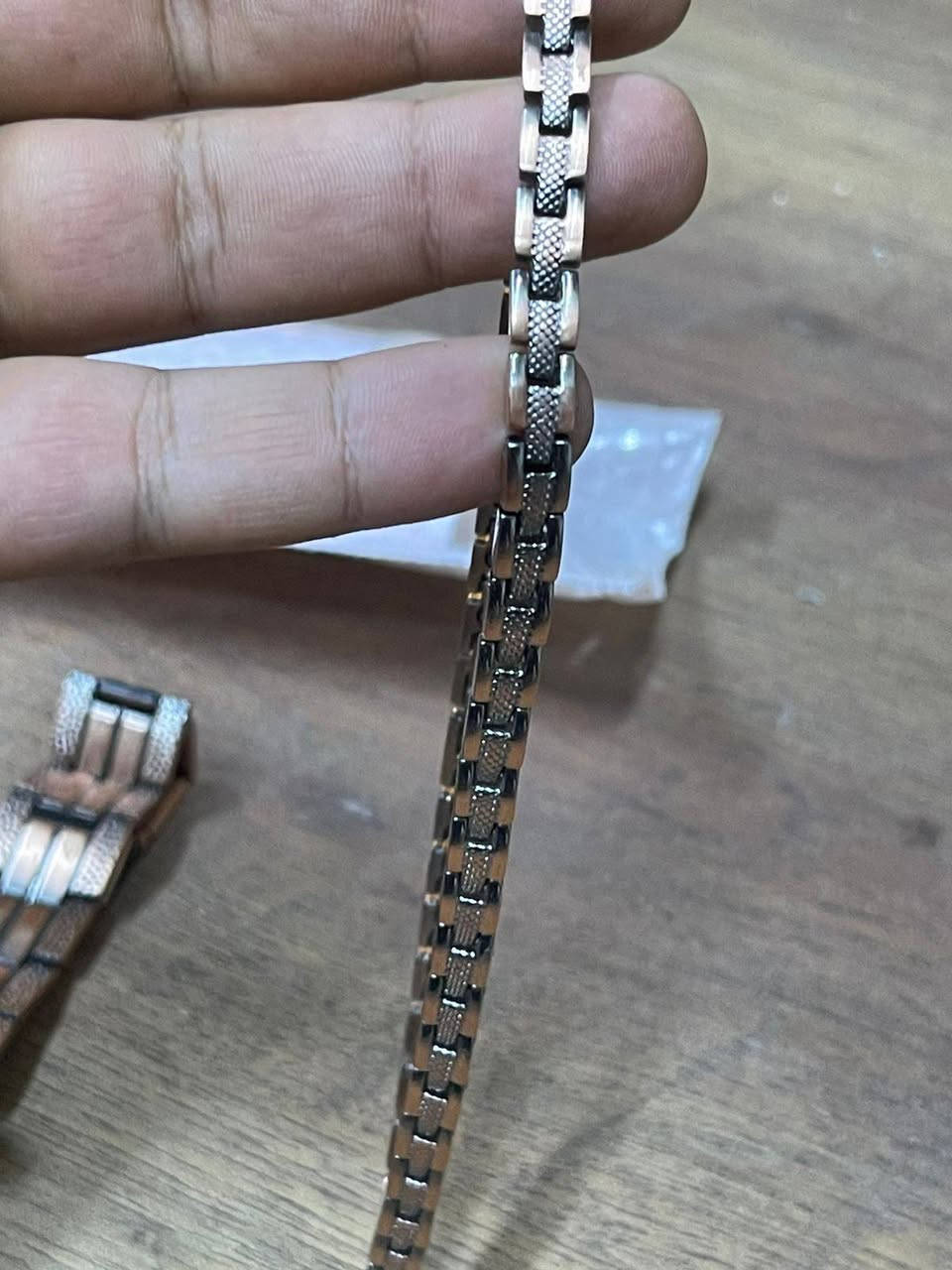 سيت زنجيل رقبه وسوار يد نحاس وبي احجار طاقه كوكل هيج يكول
شي مرتب قيم واخذ


**إذا كنت صاحب هذا الإعلان وتريد حذفه لأي سبب، رجاءا أرسل رسالة إلى الدعم الفني**