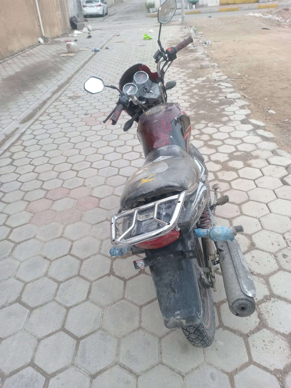 السلام عليكم ماطور للبيع جمرك رمادي شارع 20 السعر 450  ***********
