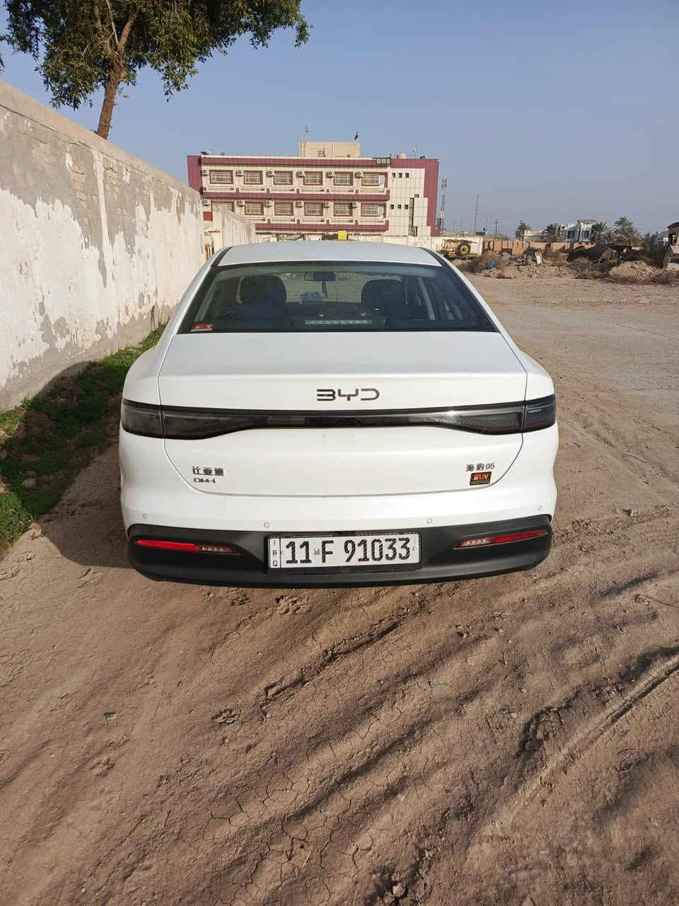 للبيع بعدهي زيرو سياره متصرف عليها دينار سياره مجلده وكامله سعر ١٩٥٠٠ ***********او ***********
