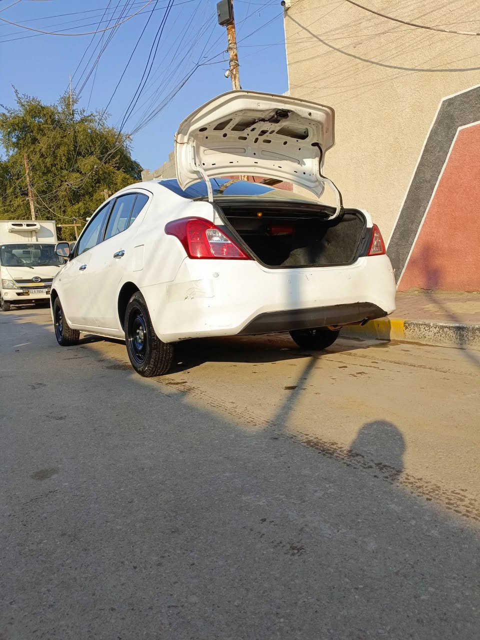 سلام عليكم سياره سني هندي ام البليته زركه البيع سياره جهازه تبريد ثلج خير من الله بسمي سياره ثاني يوم تحويل 
سياره جهازه من كلشي 
مكان بغداد
مديل 2020
سعر 110وبيه مجال الطيبين 
رقم الهاتف ***********
