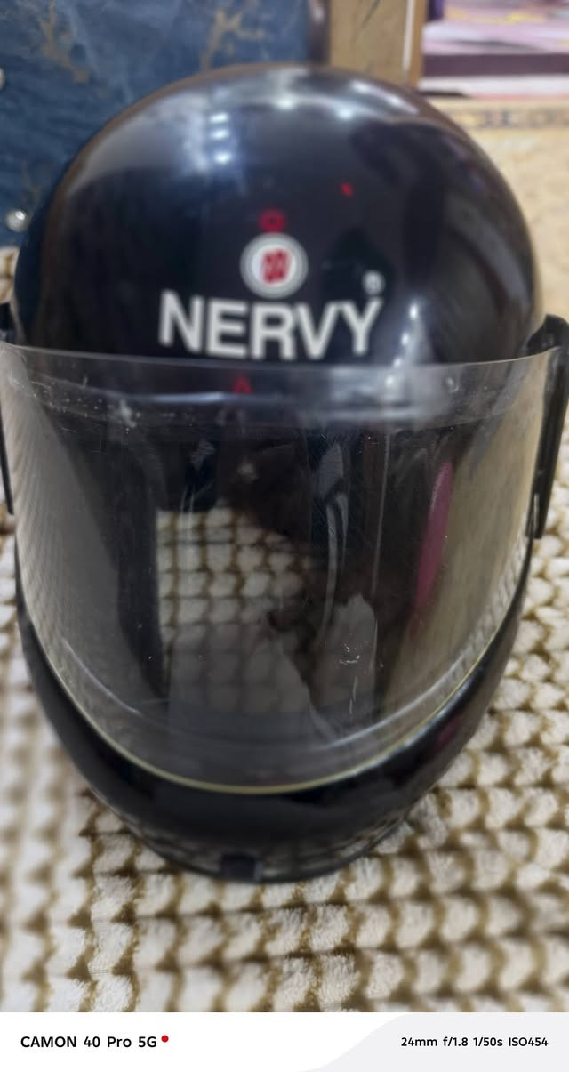 السلام عليكم خوذه يابانية بالة للبيع السعر قيم بل يرضي الله الرقم *********** المكان كربلاء الحر
