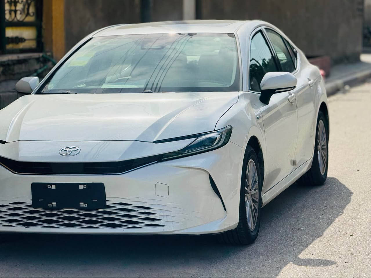 كامري 2025 شكل الصيني مكينه 2500 
محجوزه للمصرف مقترض وكفلاء اثنين 
تترقم بغداد جميع تكاليف الرقم مدفوعه 
وكاله مجانيه باسم المشتري 
فول مواصفات فتحه بصمه كشنات جلد رادار 
زيرو ماشيه (600)كم موجوده بالبصرة القبله 
السعر 185 للاستفسار الأتصال *********** البصرة, العراق
