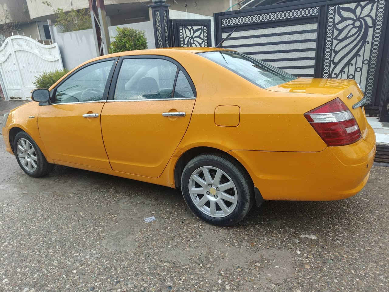 سلام عليكم جيلي موديل 2012 كير محرك كورلا جديد شادهه صدر جديد تايرات جديد شادهه سياره جاهزه سنويه منتهي شرط تحويل صاحبهه ابكركوك دفتر بانزين بيهه فقط مكانات تصفيه بيهه او جاملغ سايق بيهه طخه خفيف مصلحه ع البارد سعرهه 48بيهه مجال ***********
