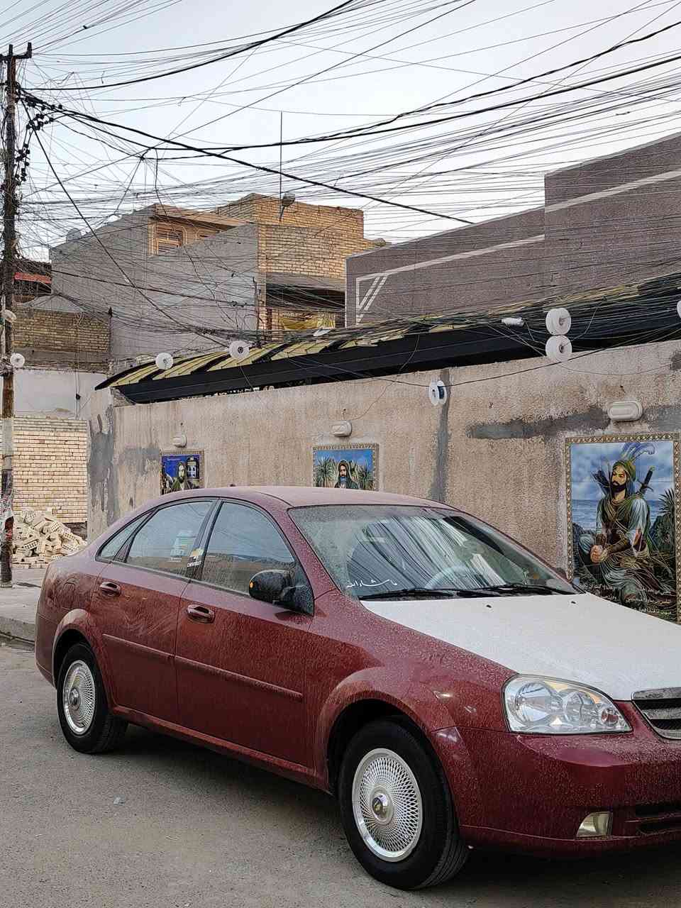 السلام عليكم شباب، سيارة اوبترا للبيع، جاهزة وما تحتاج أي مصاريف، مال بيت والسيارة نظيفة وبحالة ممتازة
​📌 المواصفات:
​النوع: شيفروليه اوبترا (Optra)
​الموديل: 2005
​اللون: أحمر مميز (نظيف ولامع)
​المحرك: [ 1.6 لتر] بحالة ممتازة، كير ومحرك وتبريد بشرط الفحص.
​الكير: [ عادي ]
​الرقم: [ كركوك ]، سنوية [جديدة / باسمي / تحويل ثاني يوم].
​الحدادية والتواير: [جديدة / بحالة ممتازة].
​الداخل: [نظيف جداً / مخمل / كشنات بلاد].
​​​📞 للتواصل والاستفسار:
​الرجاء المراسلة على الخاص، أو الاتصال على الرقم: [***********]
