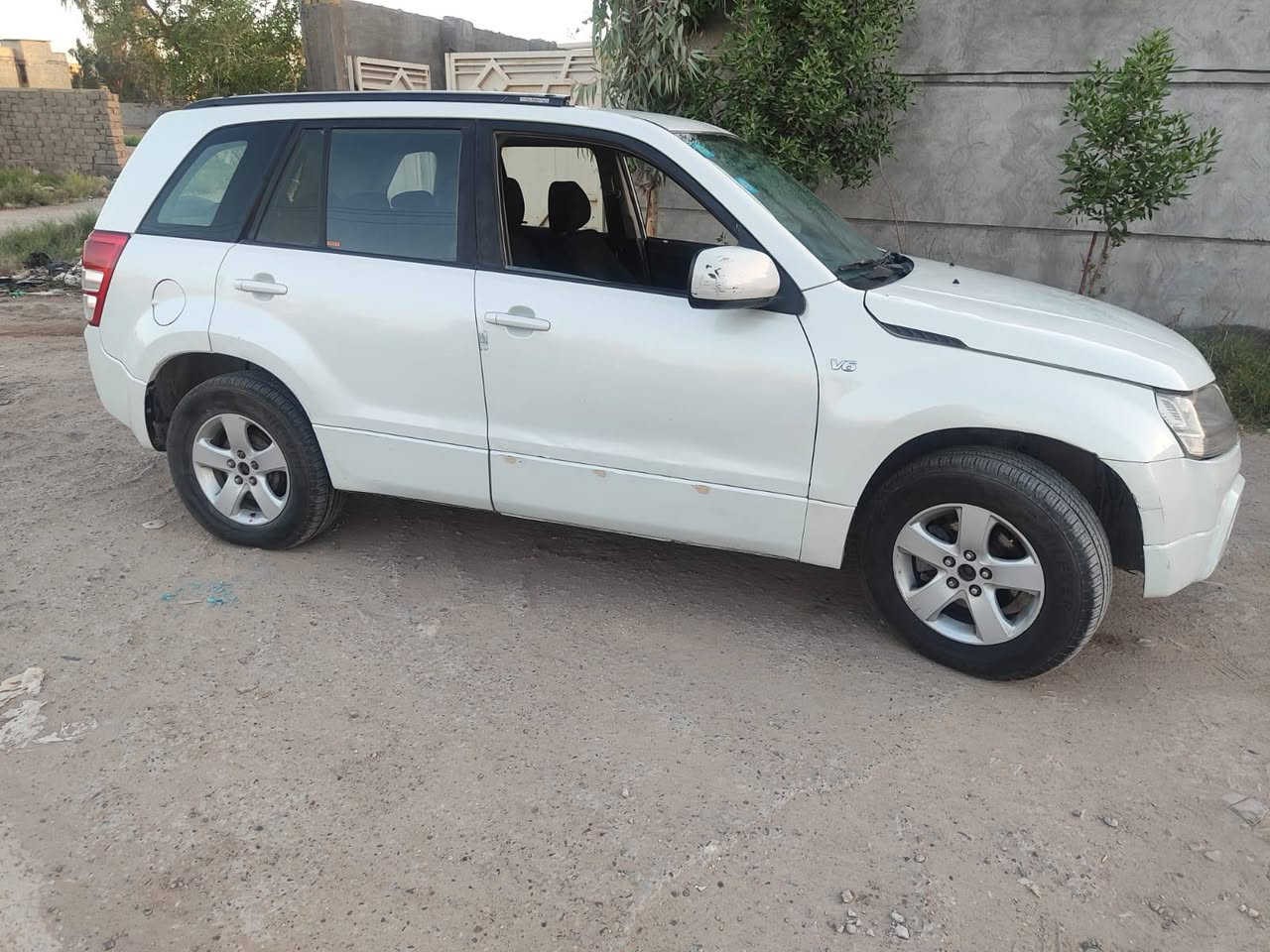 سلام عليكم اخوان سياره ساسوكي ياباني 2007 للبيع السعر75 ورقه الاستفسار ***********
