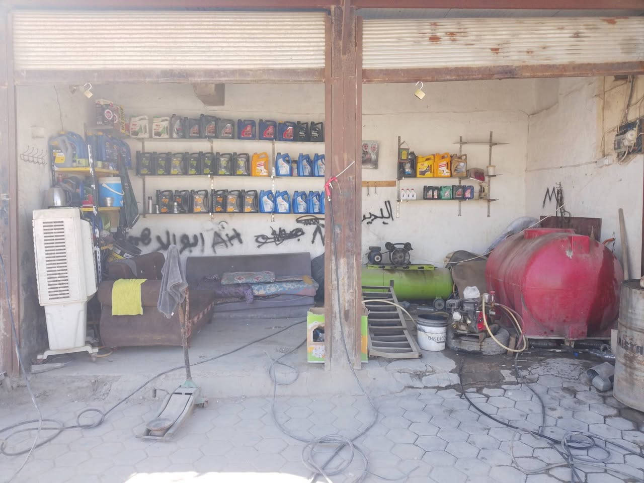 السلام عليكم محل غسل سيارات أو دهن كامل او بي معاميل مناسب كلش ***********
