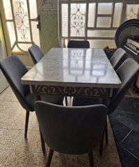 ميز طعام • قابل للتمديد • ست كراسي