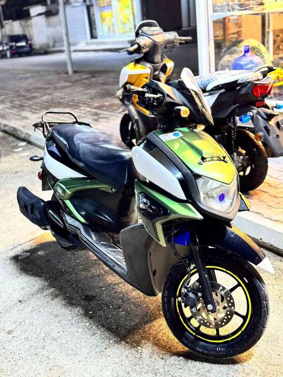 سلام عليكم متاح زت ار بدون اوراق واحد يكول 2021واحد يكول 2022دراجه عوزه شويت ترتيبات سعره مليون او 150وبيه مجال بصيط مكاني سماوه حيدريه ***********
