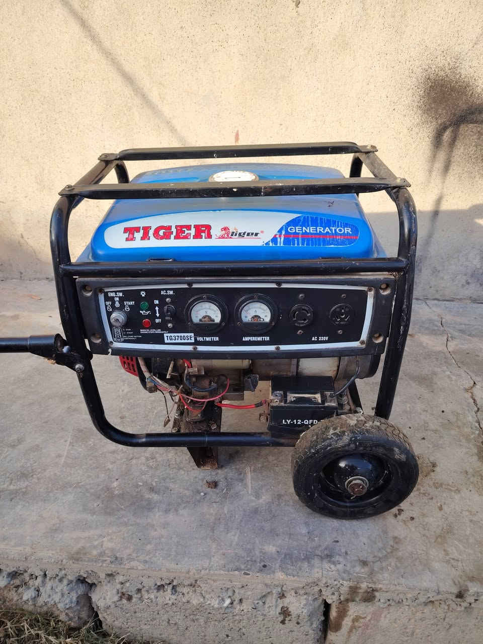 السلام عليكم/مولدتايگر عشر انبيرات مستخدم قليل باب اول شرط مامفتوح سلف حجم)(3700) جاهز السعر 175 الف/رقم الهاتف ***********
