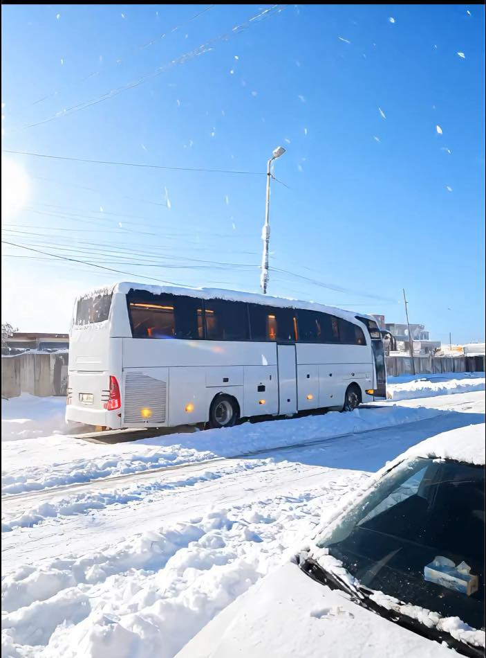 سلام عليكم بسبب الوعود الكاذبه باص ترفكو 2009 اصل للبيع مكينه ٦ كير عادي تبريد زعانف صيني ٥٣ نفر فاتح أربع وياله السياره جاهزه على آخر حبايه مكان السياره بغداد 
لل استفسار :***********
