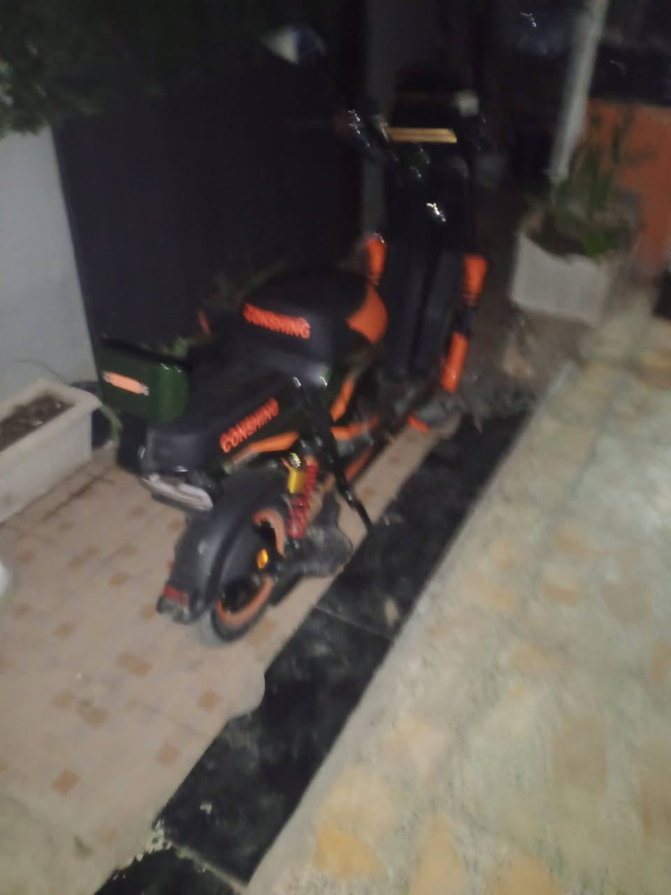 دراجه شحن اكس 900 جديد موديل 2025 الدراجه ماماشيه جديده والبطاريات اصليات مامبدل سرعه 90 اربع غير وبگR وبيها مسجل ربط بلوتوث بريكات دسك بالمكان التواصل واتساب *********** السعر 400 قفللل
