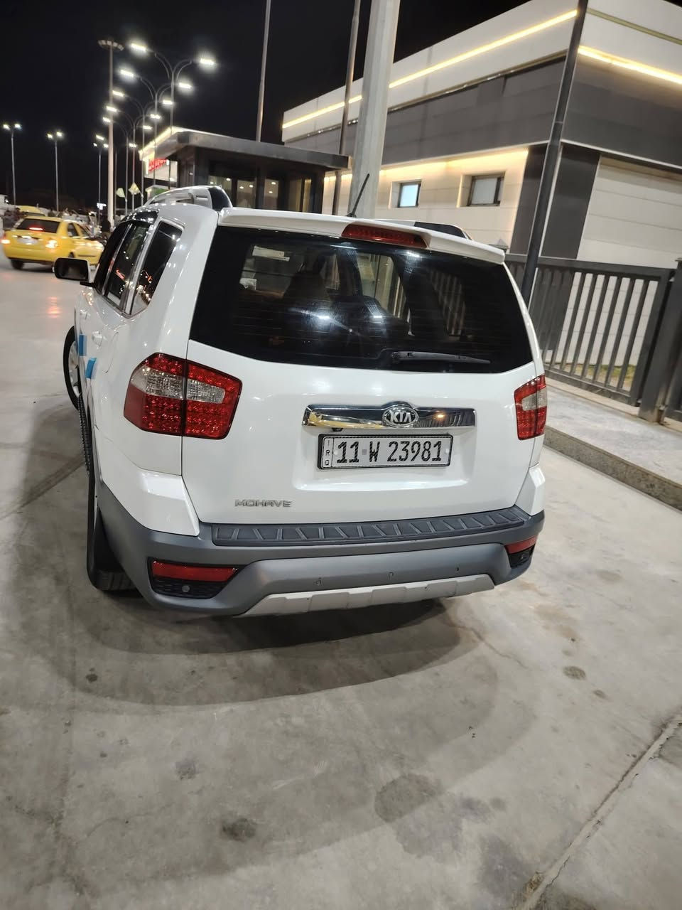 كيا مهافي موديل 13 محدث 17 خليجي ضررها جاملغ بيها قطعتين صبغ ابيع احزام السيارة  باسمي تحويل مباشر رقم بغداد دولي واذا اكومراوس أوبتما اوسوناتا حسب القناعه مكان السيارة كوت مركز المدينه هاتف *********** السعر 130وبيهامجال بسيط
