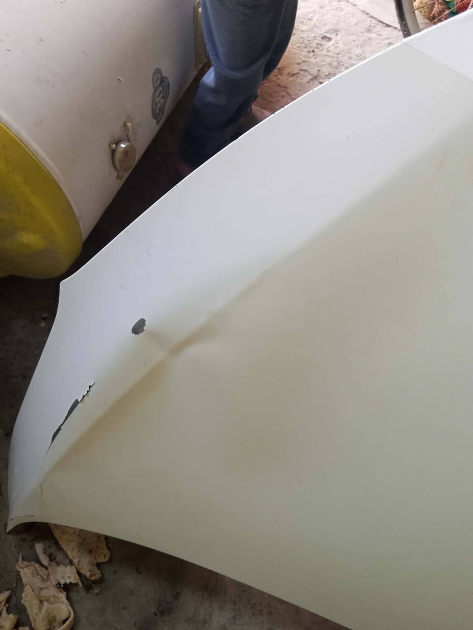 السلام عليكم بنيد سيراتو 14خليجيه ابيض صدفي.  بيه كد ال4اسابع طخه بسيطه كلش. بل اركان البنيد يرادلهن  تعديل بسيط كلش  مكدار اصبعين شيالاته وياه للبيع الديوانيه الحمزه الشرقي ***********
