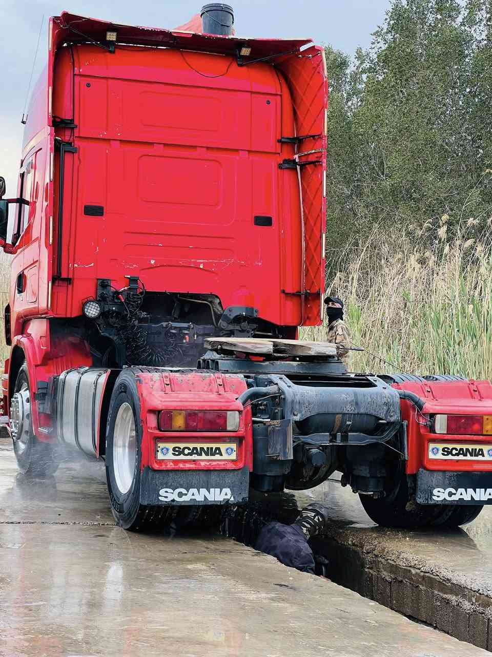 السلام عليكم سكانيه للبيع موديل/2005/كير 3*3   سنويه جديده تحويل مباشر مكفوله كفاله عامه للستفسار تصال عل رقم ***********#مرسمه براد
