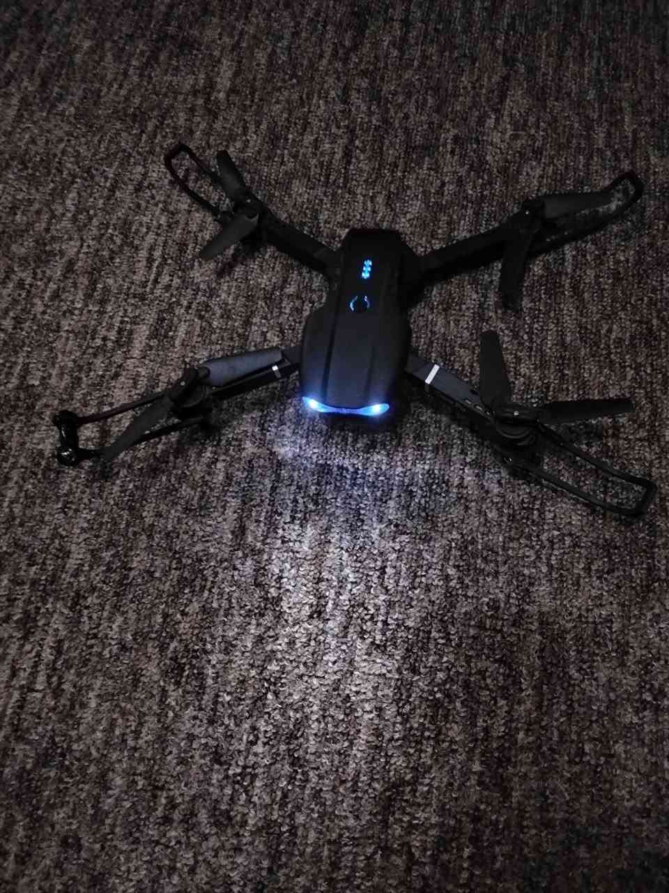 السلام عليكم...
درون للبيع المكان بابل ( حله )...

التفاصيل + المواصفات 

------------------------------------

اسم الدرون : E88 PRO...

1 - كاميرا اماميه...

2 - كاميرات تحت الدرون..

3 - نزول تلقائي...

4 - اقلاع تلقائي..

5 - 360° درجه...

6 - ارتفاع 100 متر...

7 - مداها 100 متر...

8 - ضوء امامي...

9 - تحتوي على 4 دروع... لحمايه المراوح...

10 - تحتوي على 4 مراوح اضافيات ( احتياط )..

11 - تحتوي على 3 بطاريات...يعني بطاريتين احتياط...

12 - البطاريه الواحده ضل الدرون طايره 15 دقيقه وهنه 3 بطاريات يعني ضل طايره 45 دقيقه...
13 - اسم تطبيق الكامره موجود بورقه التعليمات

----------------------------------

الدرون قويه وحلوه...

السعر ( 30 ) الف وبيه مجال...

للستفسار الاتصال على الرقم...

( *********** )...
