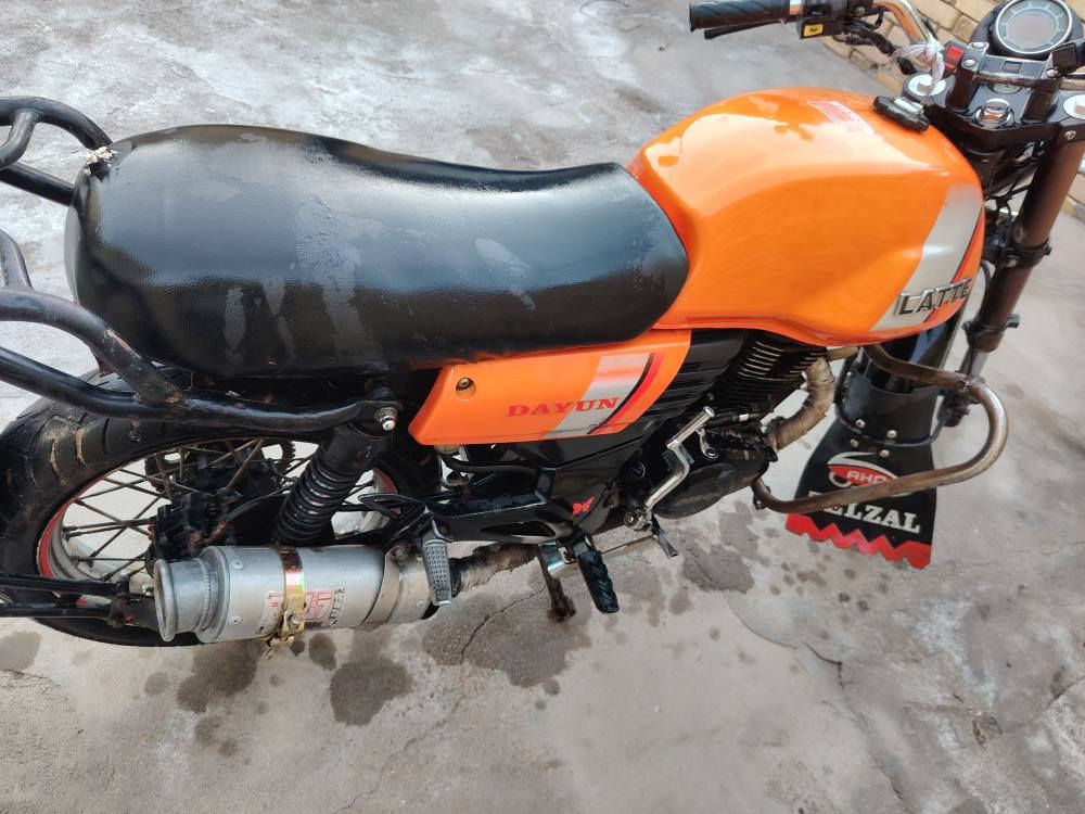 سلام عليكم دايون لايتي موديل 22 محرك 200 مرقمه بسمي سعر 1650 مكاني الناصريه المركز رقمي *********** ناصرية, ذي قار
