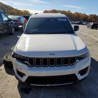 جراند شيروكي لاريدو • ٢٠٢٥ • مزاد ١٢/٣/٢٠٢٦