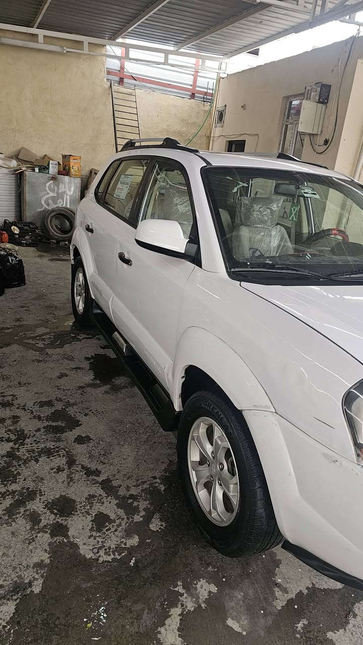 سلام عليكم
توسان موديل 2010 خليجي
بيهه ٣قطع صبغ اثئر شخط سونار 
بل منشوربدون دواخل
فتحه سقف داخل بيجي  محرك ٢٠٠٠ دوش بلادي مامفتوح رقم بغداد بسمي
 مكاني بغداد سعر ١٠٧ ترهم مراوس
هاتف***********
