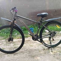 شباب بايسكل ما يتفوت رياظي معدن حديد وبي 10سرعات3امامي و7خلفي ويا بم و...