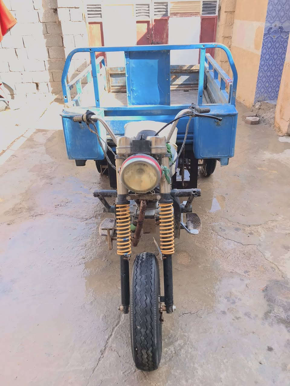 السلام عليكم ستوته  للبيع موديل 2014 اوراق اصوليه التفاصيل اتصال علئ الرقم   ***********
