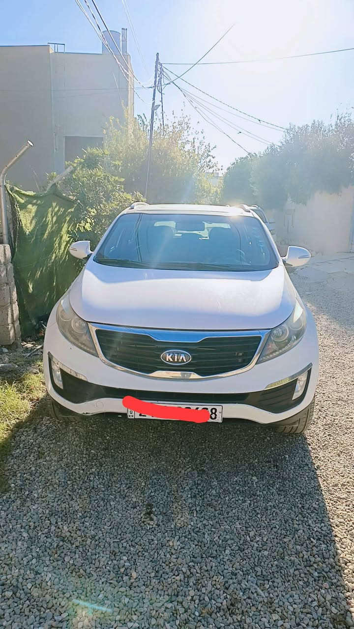 السلام عليكم كيا سبورتج للبيع سعر ١٤٢ $ موديل ٢٠١٣ بصمه بانوراما فول
بيها طخه حادث ماطور بين بابين  صبغ شبرين فقط 
‏‪***********‬‏
