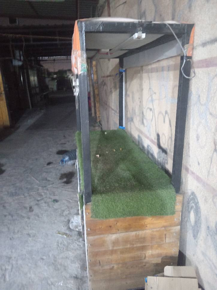 كشك عصير ويرهم كشك مأكولات مع وجود طباخ جوه الكشك نضيف ومرتب *********** عمارة, ميسان
