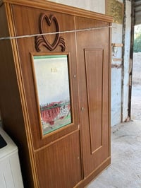 ميز طعام • ٤ كراسي • نضيف