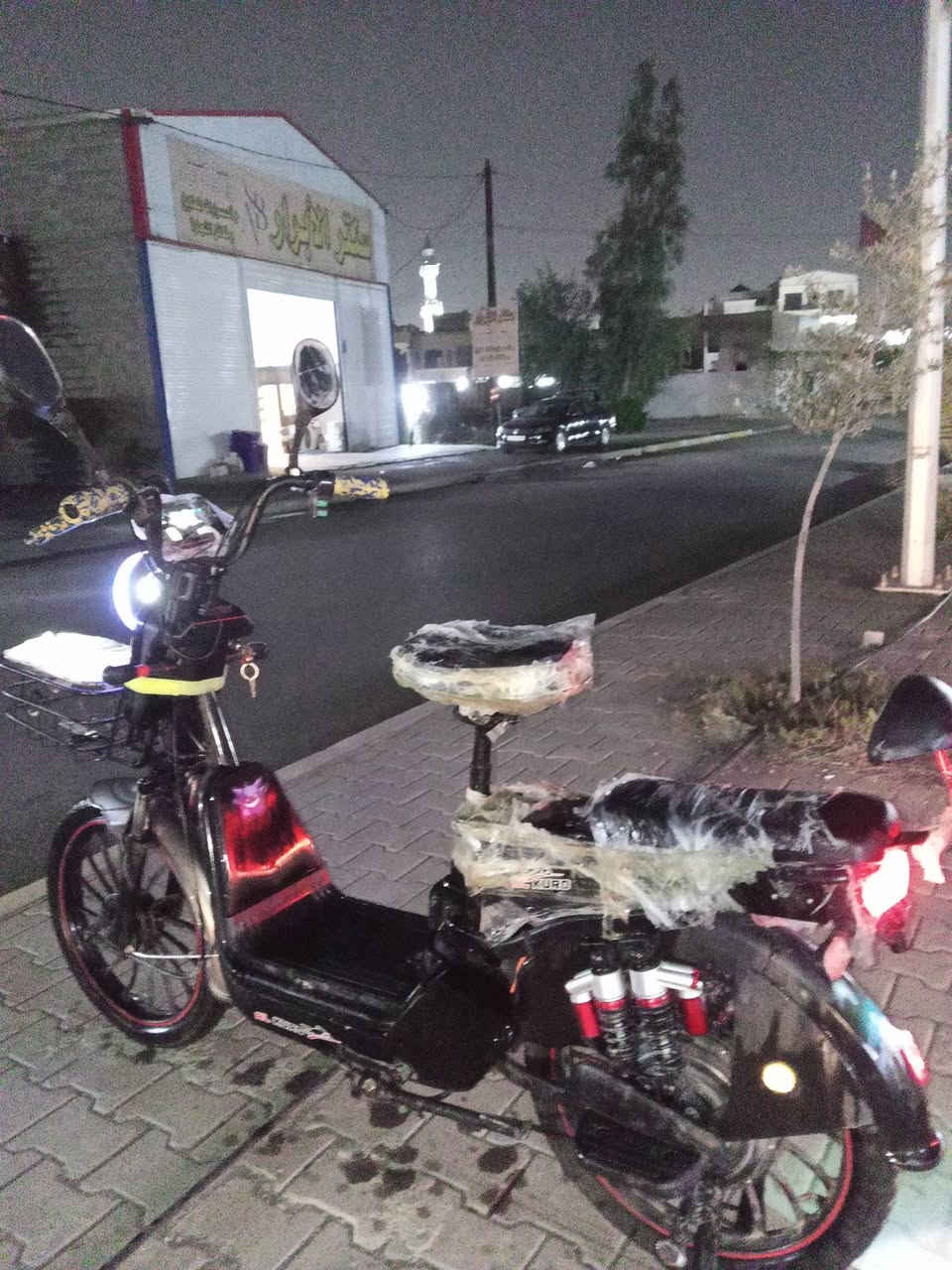 باسكل شحن للبيع جديد مستعمل شهر بس
السرعه الاوله 40
السرعه الثانيه 60
السرعه الثالثه 80
السرعه الاربعه 99
باسكل كلش نضيف شوفت عينك 
السعر 380 وبيها مجال كلش قليل 
الرقم ***********
